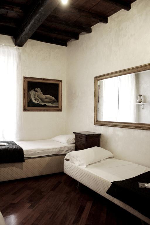 Piazza Di Spagna Suites Roma Habitación foto
