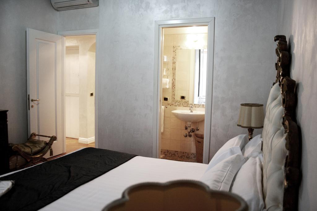 Piazza Di Spagna Suites Roma Habitación foto