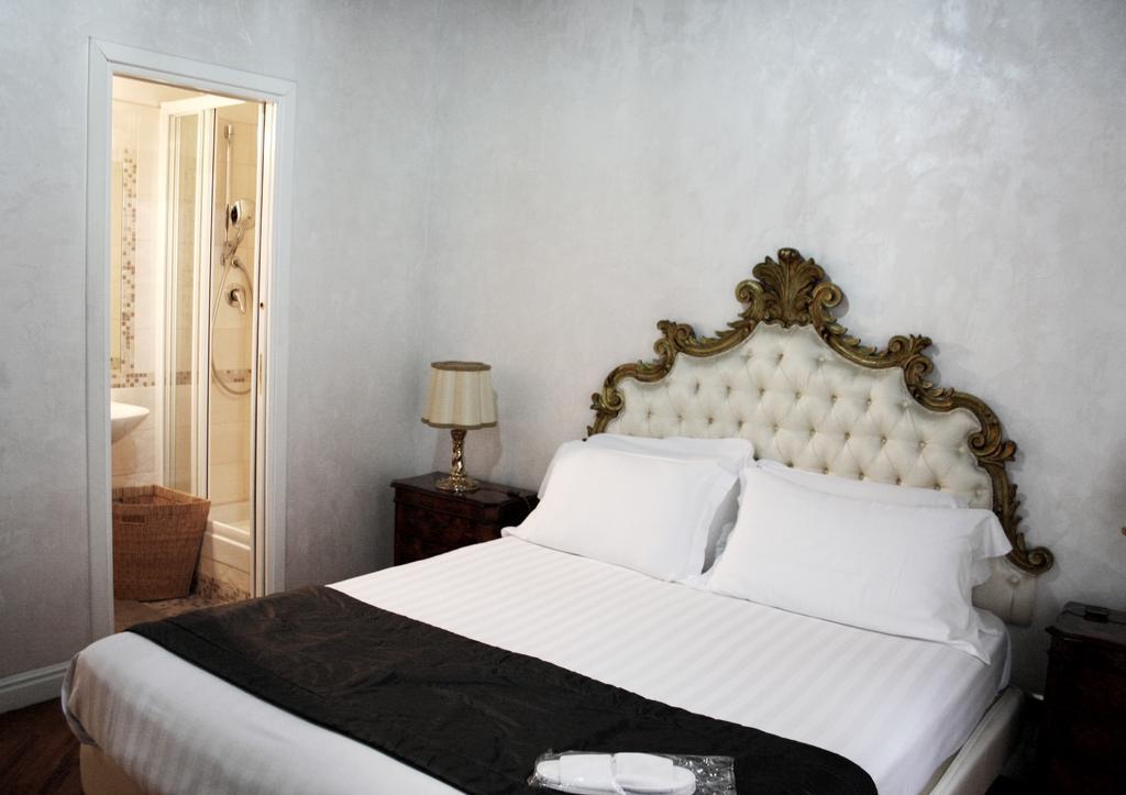 Piazza Di Spagna Suites Roma Habitación foto