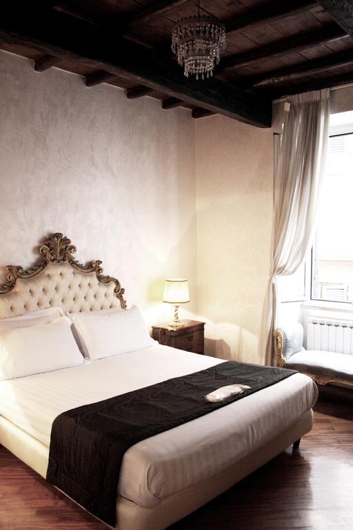 Piazza Di Spagna Suites Roma Habitación foto